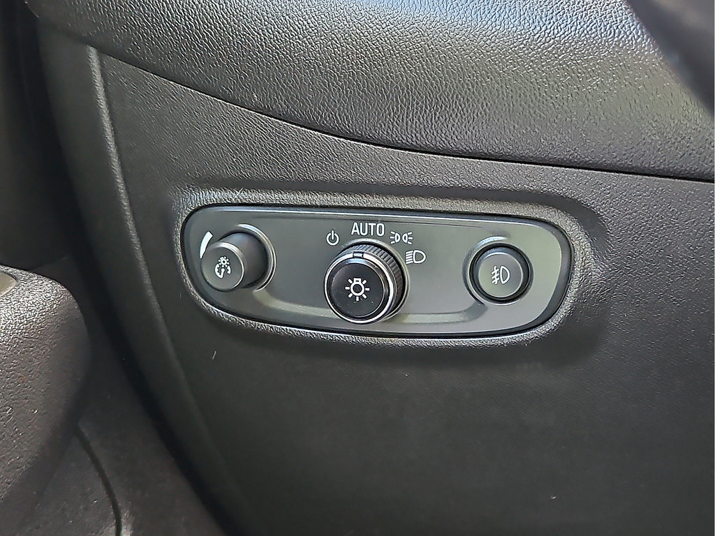 Used 2021 Chevrolet Equinox LT FWD image 15
