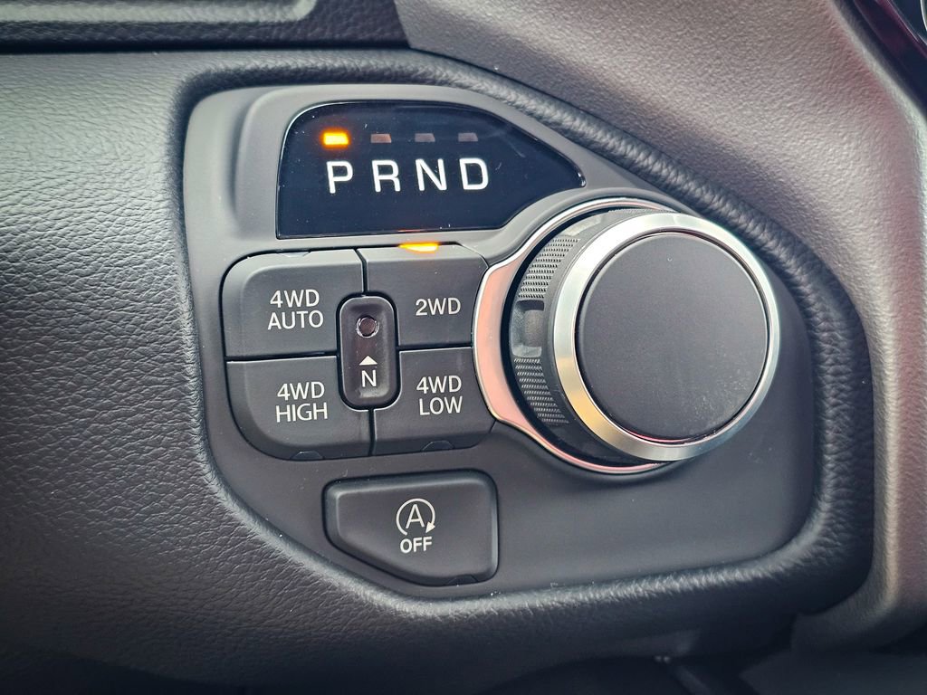 New 2026 RAM 1500 4x4 Crew Cab image 21