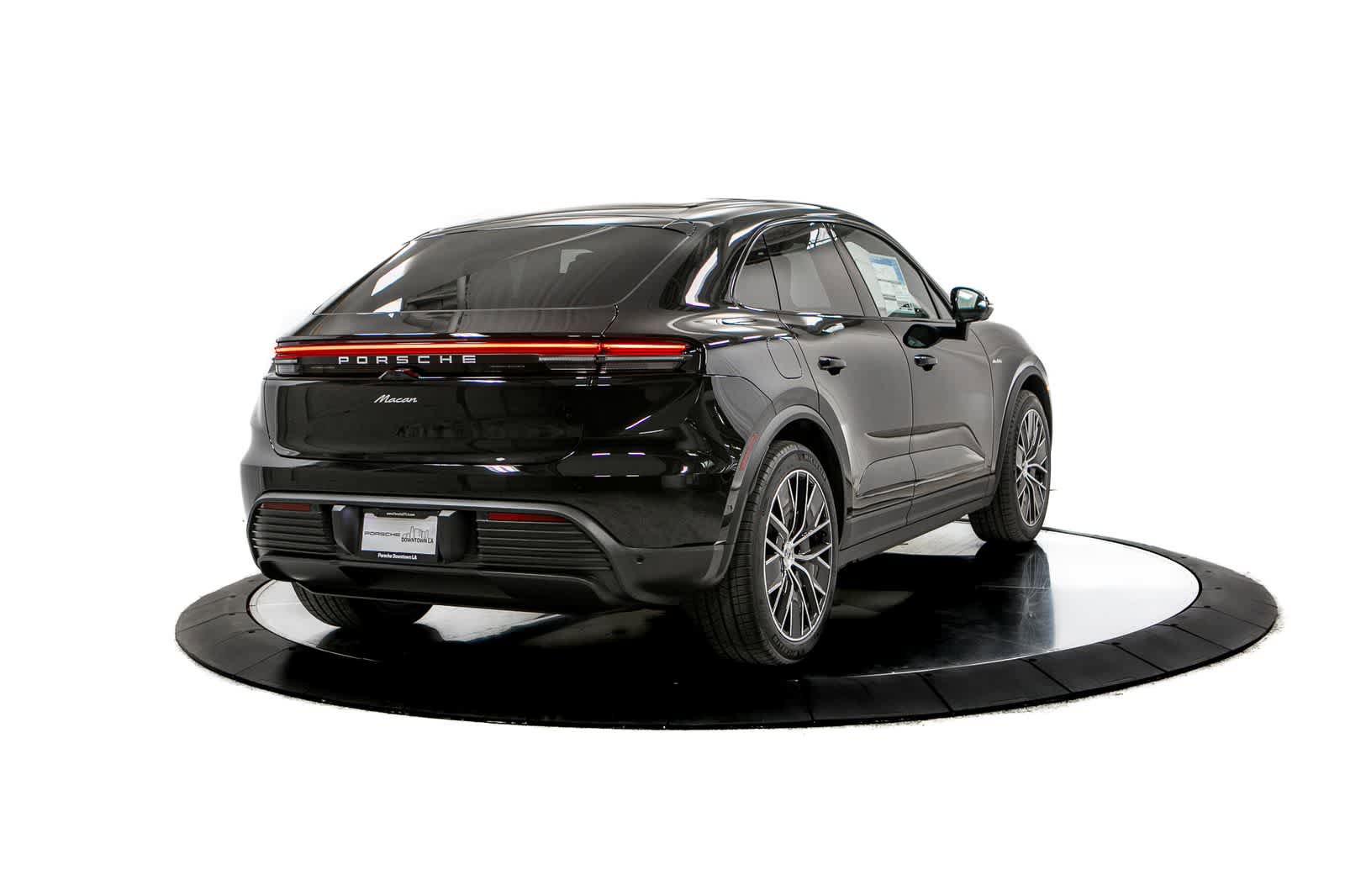 New 2026 Porsche Macan Electric RWD image 7