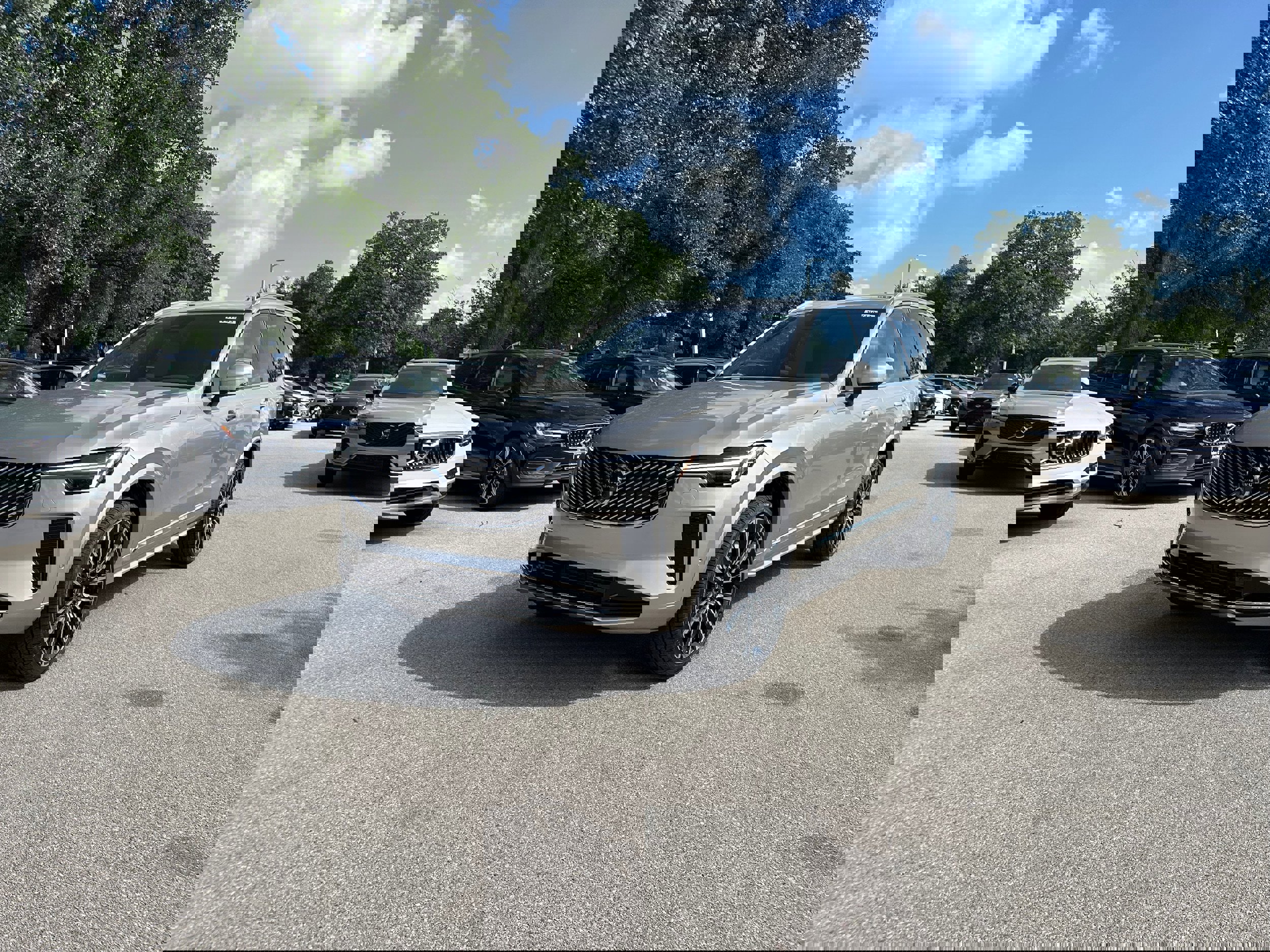 New 2026 Volvo XC90 B5 Plus image 2