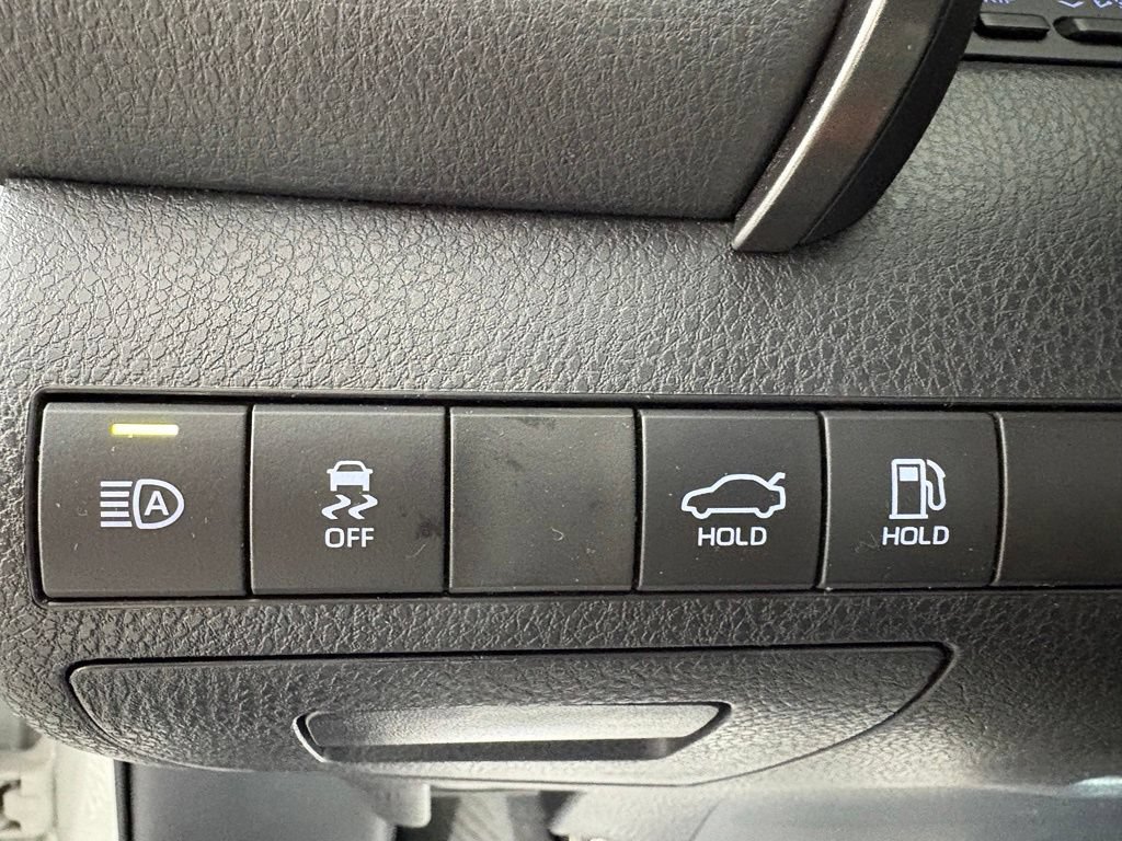 Used 2023 Toyota Camry SE FWD image 14