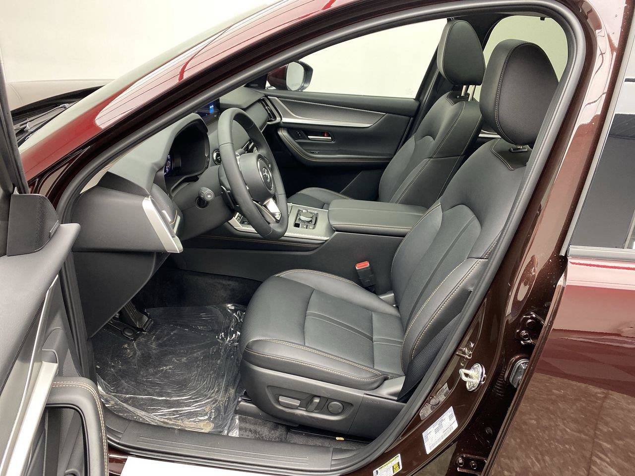 Used 2024 MAZDA CX-90 Plug-In Hybrid w/ Premium Pkg AWD/4WD image 2