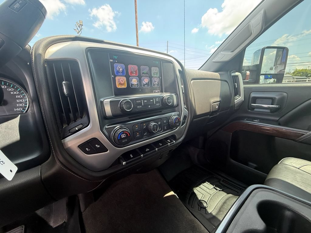 Used 2018 GMC Sierra 3500 SLE w/ SLE Preferred Package AWD/4WD image 15
