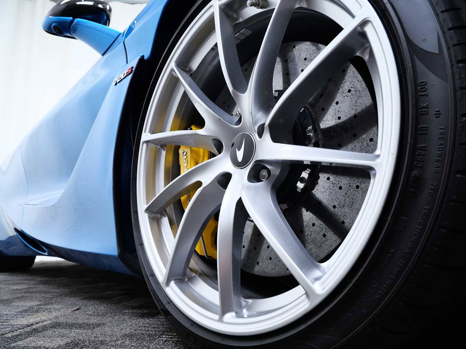 Used 2022 McLaren 720S Spider image 13