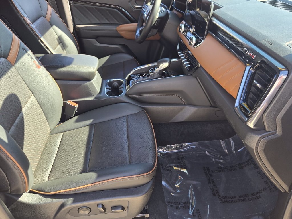Used 2023 GMC Canyon AT4 w/ AT4 Premium Package AWD/4WD image 18
