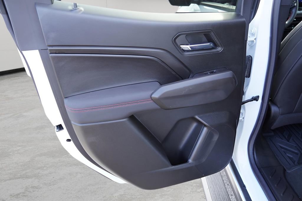 Used 2023 Chevrolet Colorado Z71 w/ Z71 Convenience Package 2 image 14