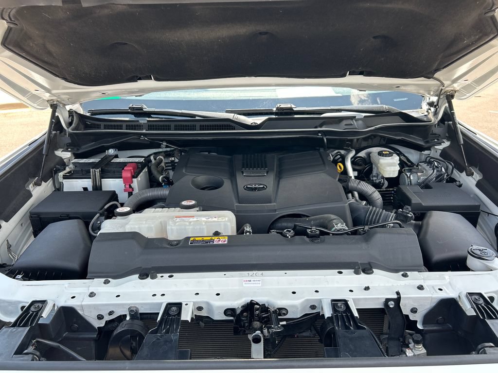 Used 2022 Toyota Tundra SR5 w/ SR5 Convenience Package AWD/4WD image 25