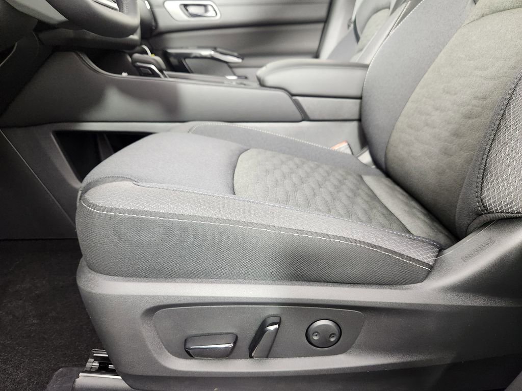 New 2026 Nissan Pathfinder SV image 11