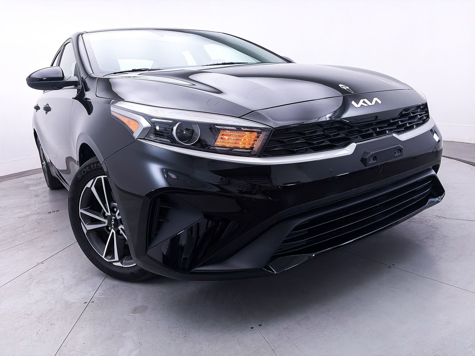 Used 2022 Kia Forte LXS FWD image 5
