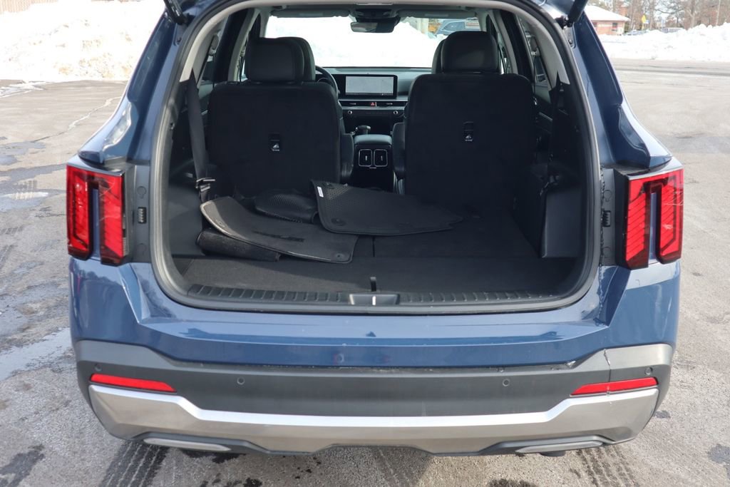 Used 2025 Kia Sorento SX image 37