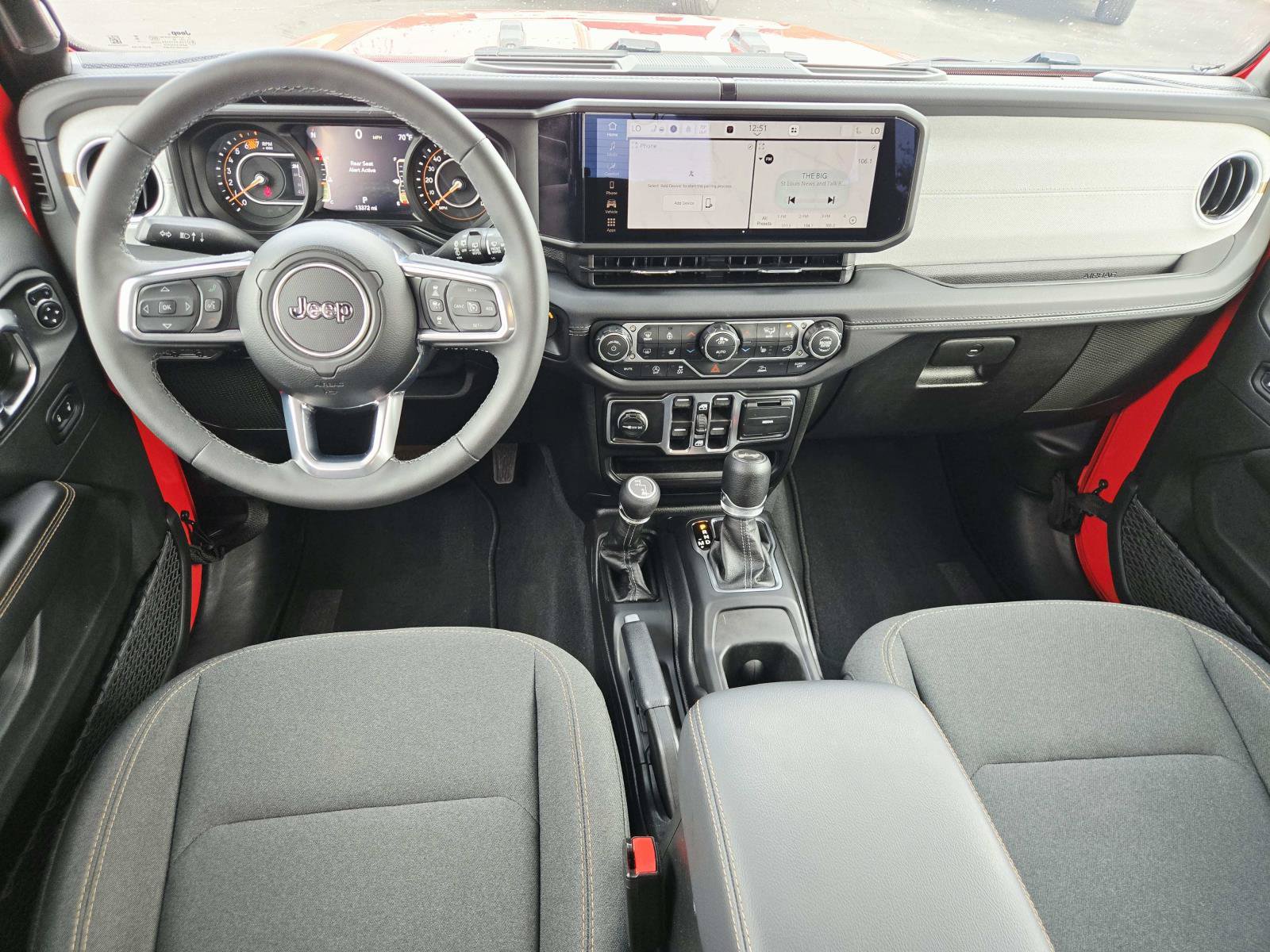 Used 2026 Jeep Wrangler Unlimited Sahara AWD/4WD image 10