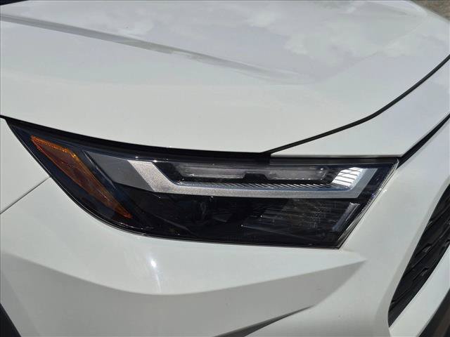 Used 2022 Toyota RAV4 XLE w/ Convenience Package FWD image 17