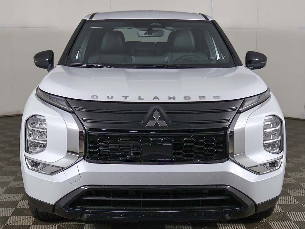 New 2026 Mitsubishi Outlander LE FWD image 11