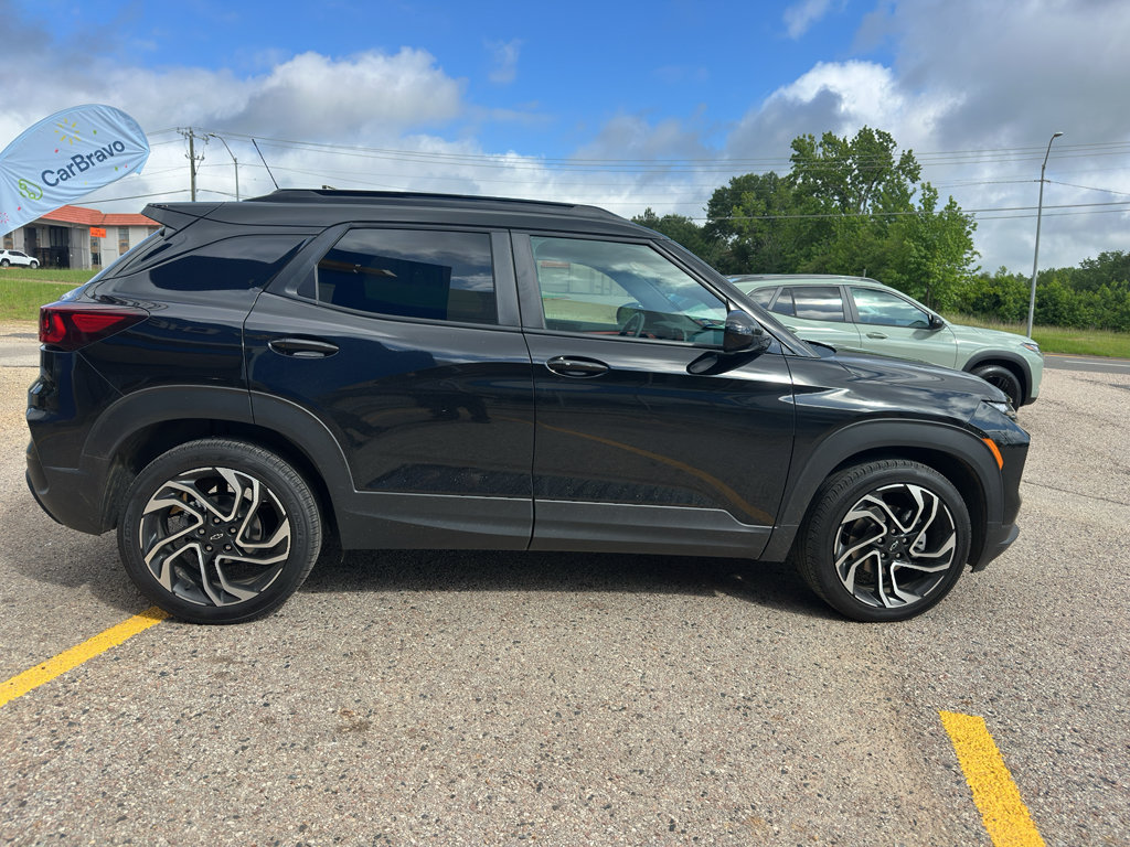 Used 2025 Chevrolet TrailBlazer RS w/ Convenience Package FWD image 9