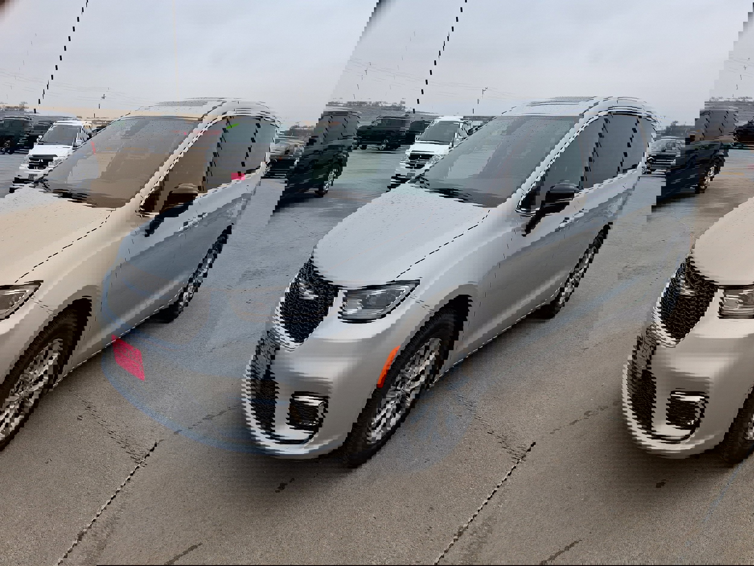 New 2026 Chrysler Pacifica Limited image 4