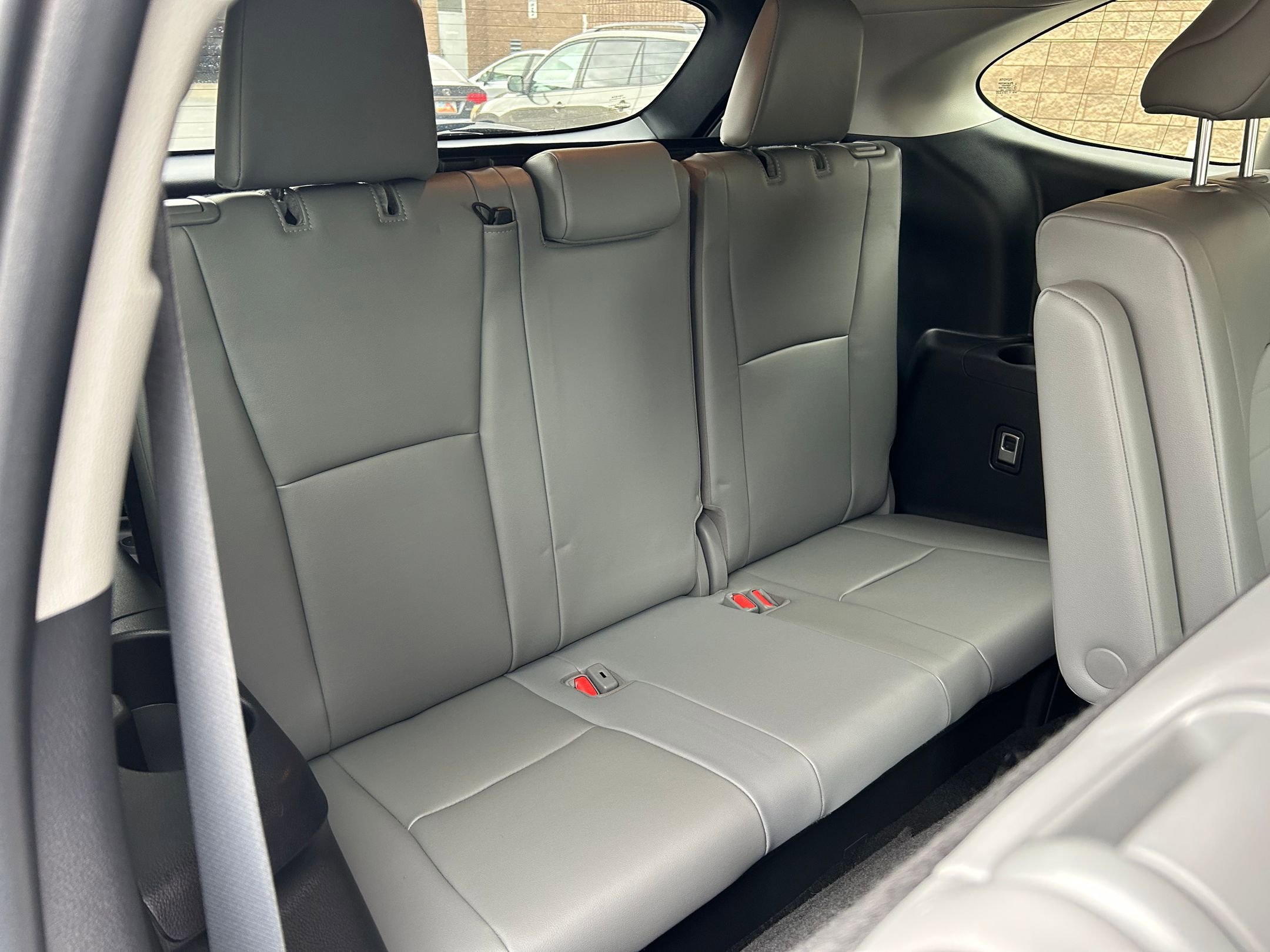 Used 2022 Toyota Highlander XLE AWD/4WD image 29