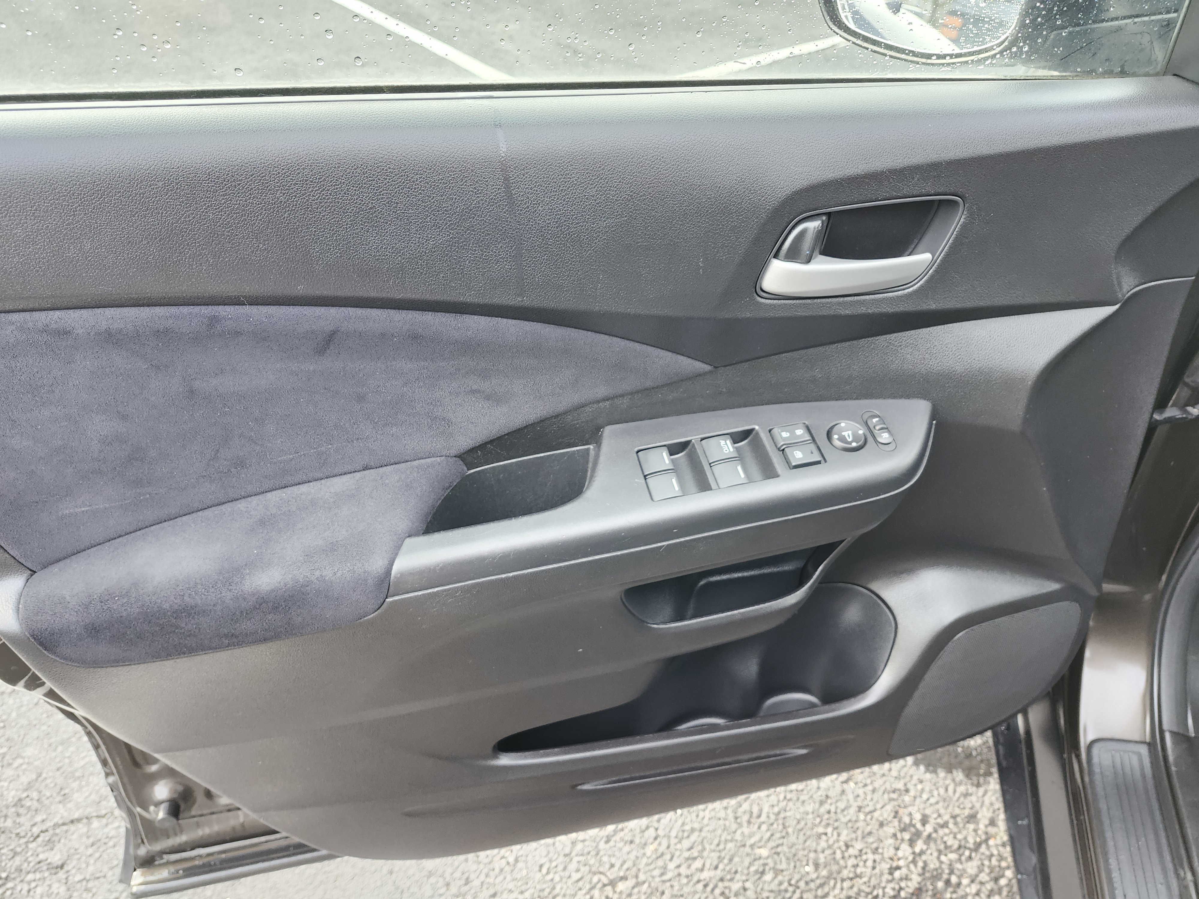 Used 2014 Honda CR-V EX image 25