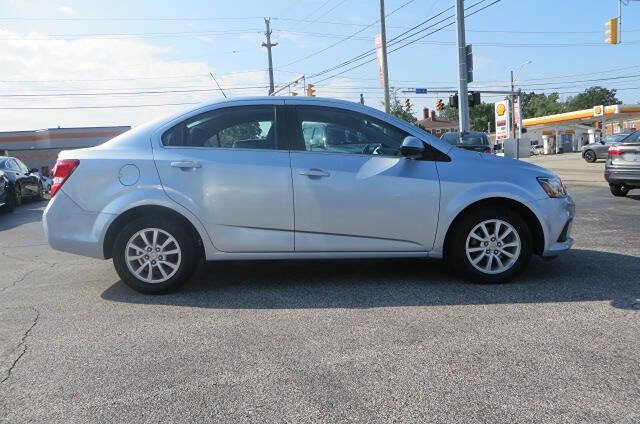 Used 2017 Chevrolet Sonic LT w/ Convenience Package image 6