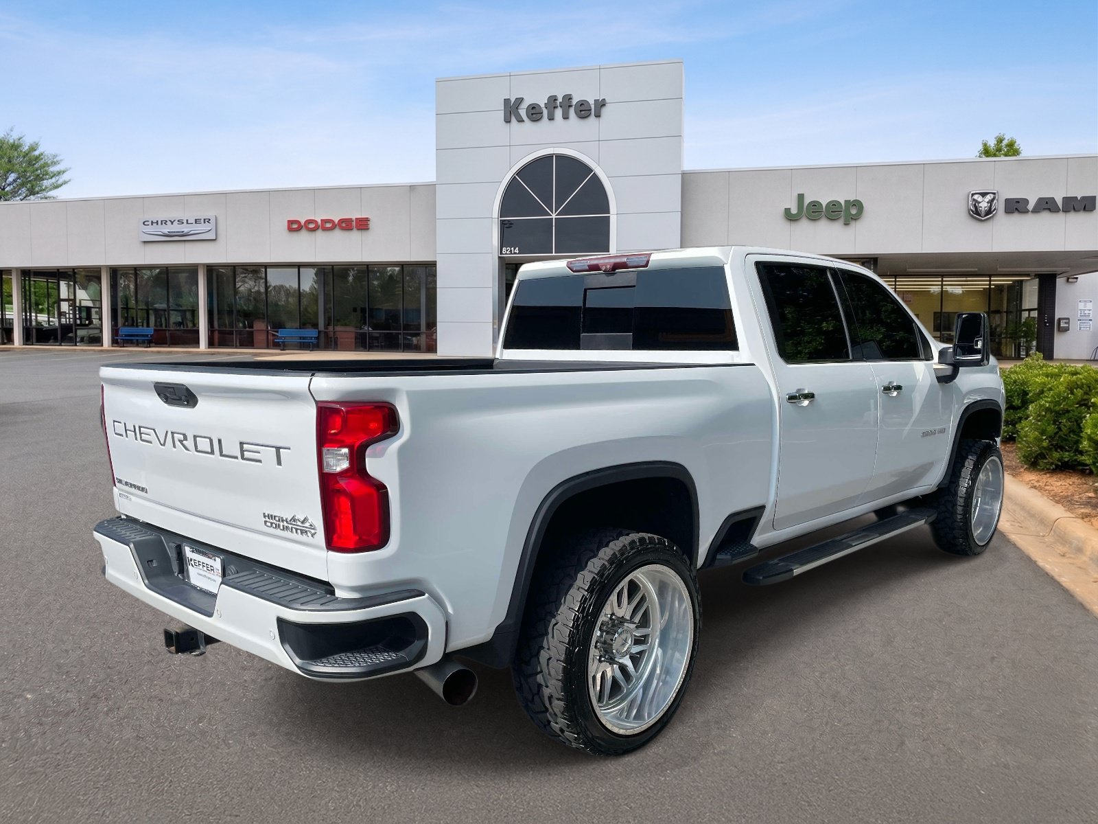 Used 2020 Chevrolet Silverado 2500 High Country w/ Technology Package AWD/4WD image 6