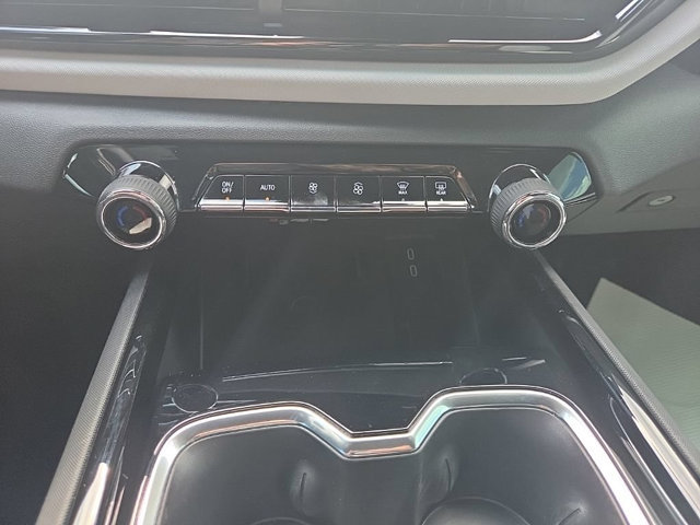 Used 2025 Chevrolet Silverado EV RST AWD/4WD image 19