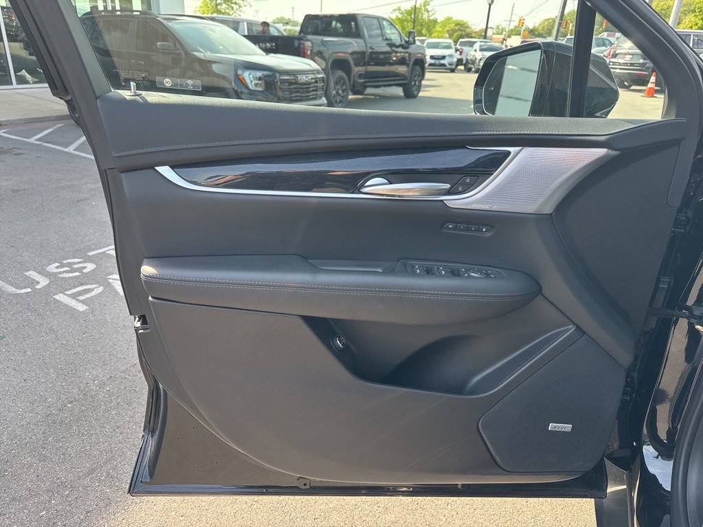 Used 2025 Cadillac XT5 Premium Luxury image 10