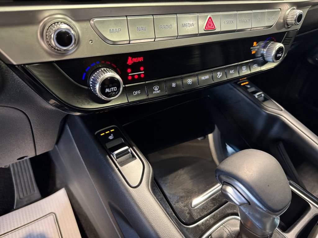 Certified 2024 Kia Telluride S w/ S Sunroof Package AWD/4WD image 30