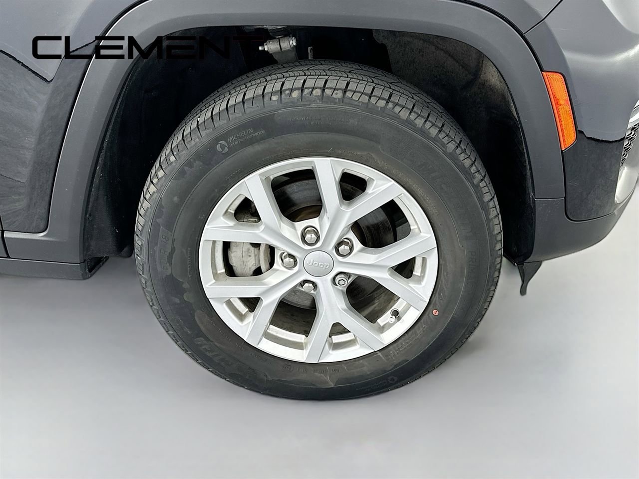 Used 2023 Jeep Grand Cherokee Limited AWD/4WD image 35