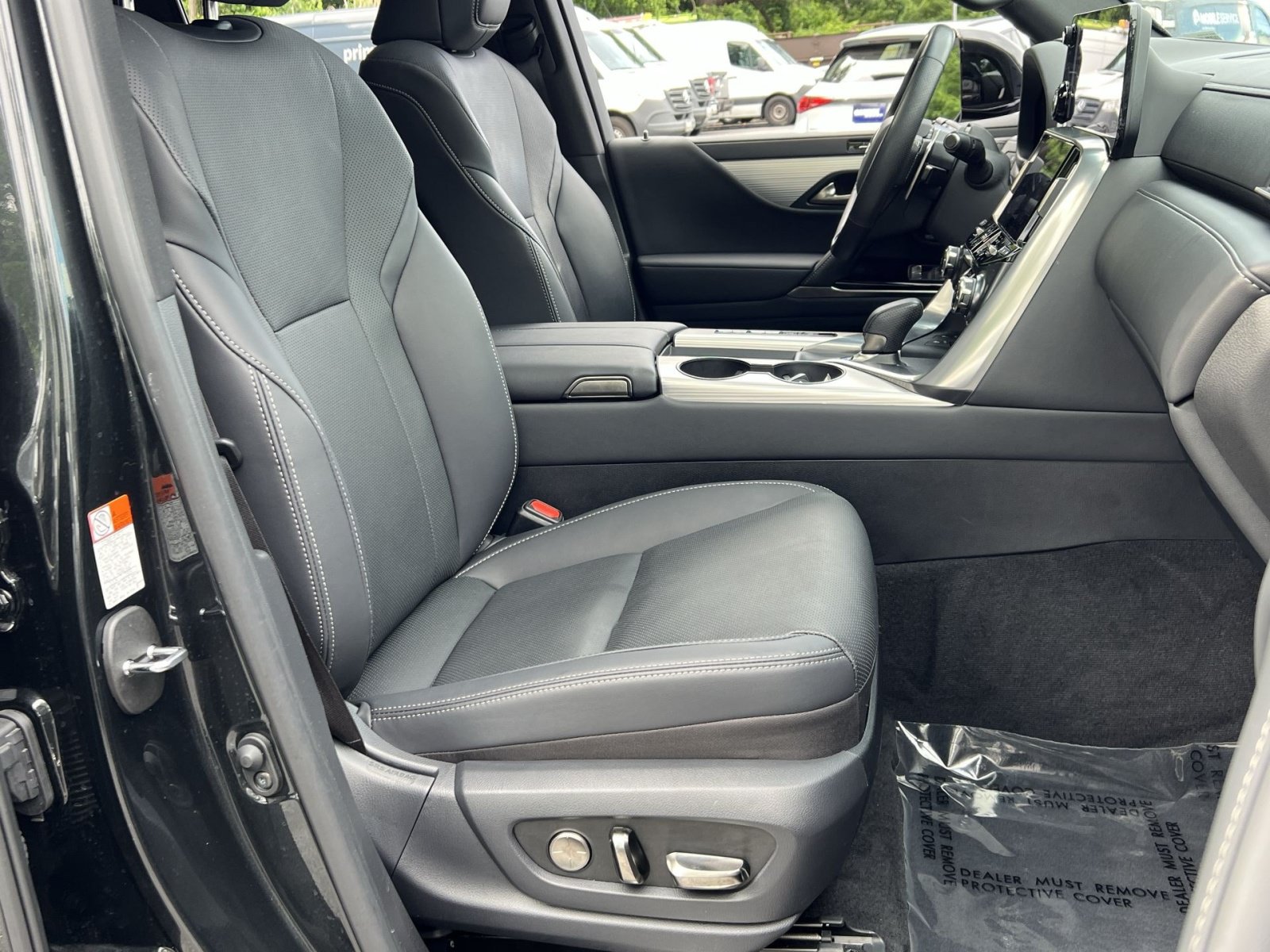 Used 2025 Lexus LX 700h F Sport AWD/4WD image 34