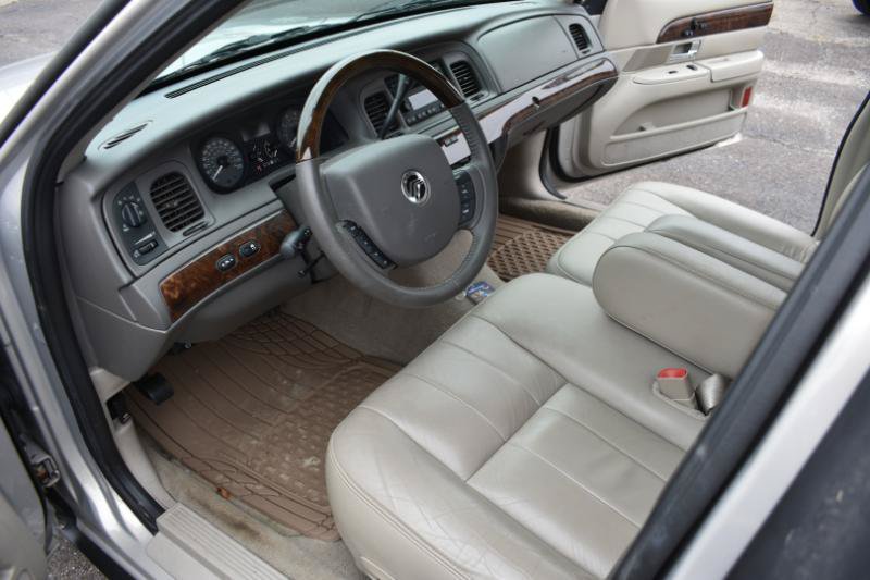 Used 2010 Mercury Grand Marquis LS RWD image 21