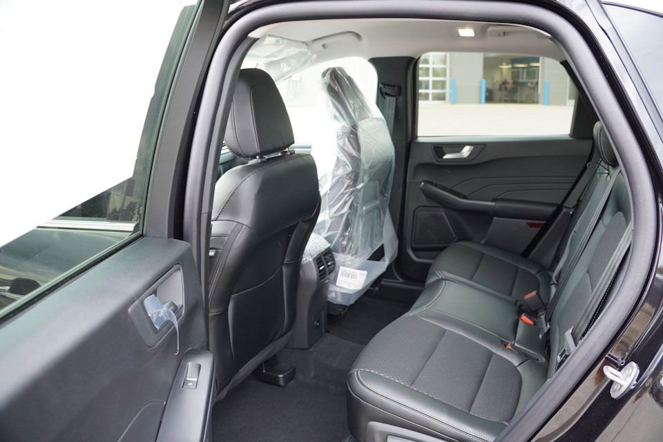 New 2026 Ford Escape SE w/ Class II Trailer Tow Package image 11