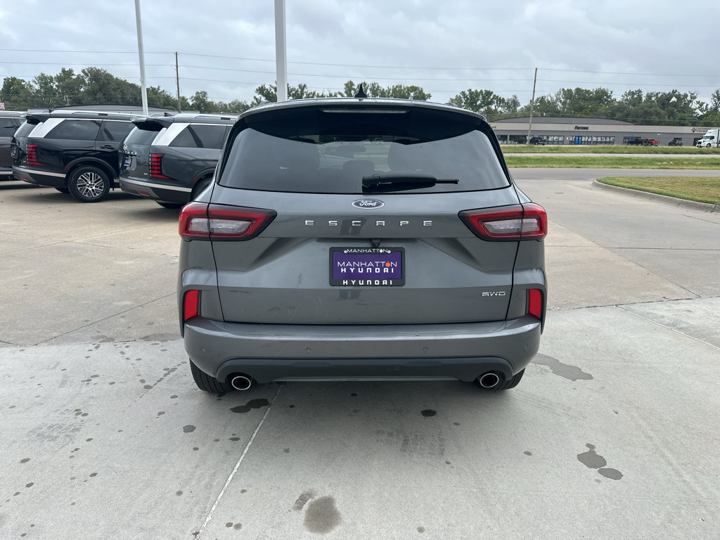 Used 2023 Ford Escape ST-Line w/ Tech Pack #1 AWD/4WD image 14