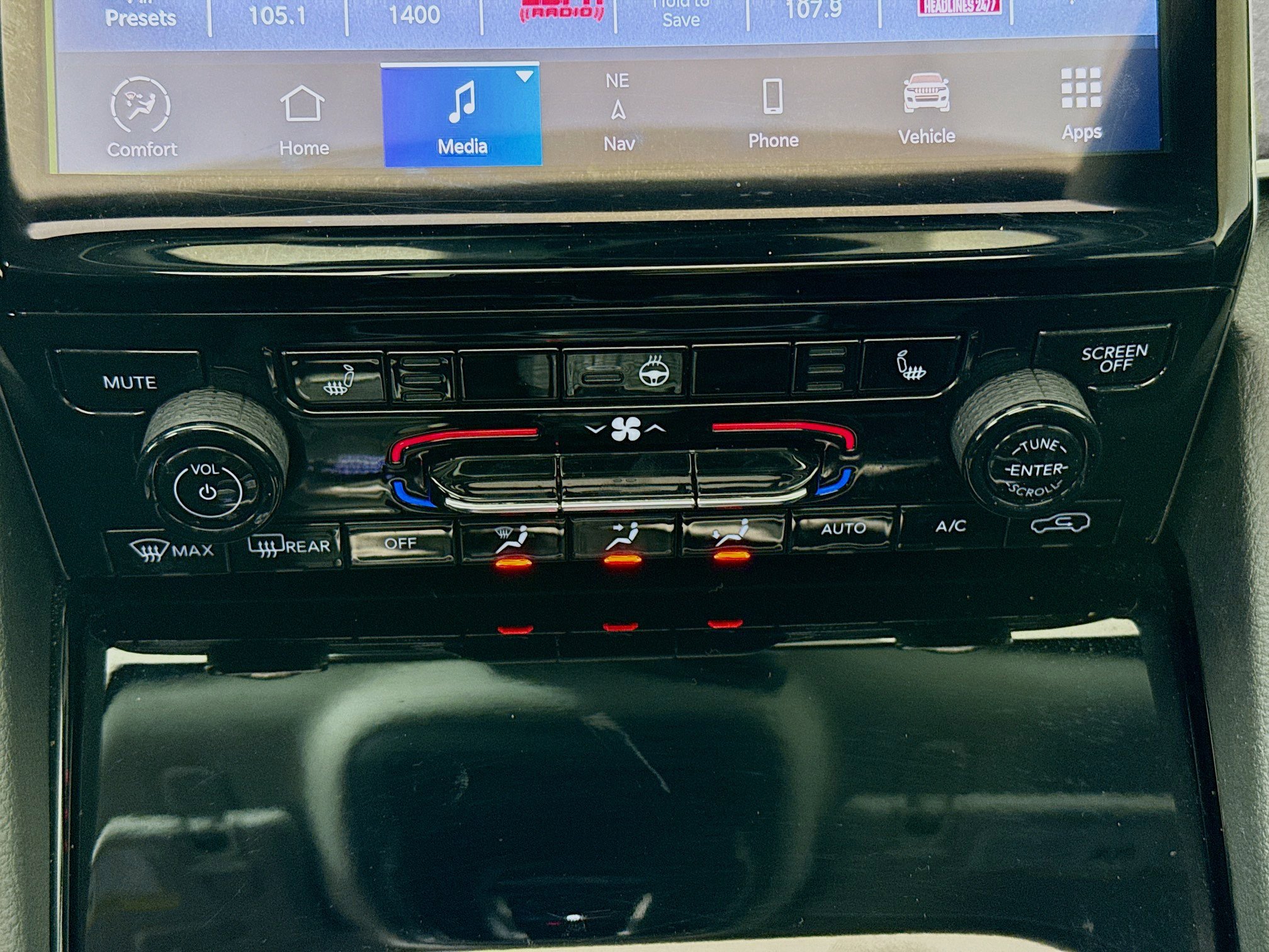 Used 2023 Jeep Grand Cherokee L Limited image 18