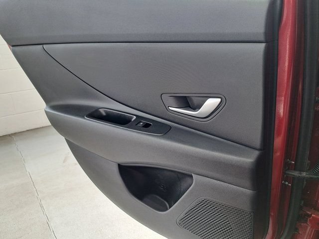 Used 2024 Hyundai Elantra SEL FWD image 28