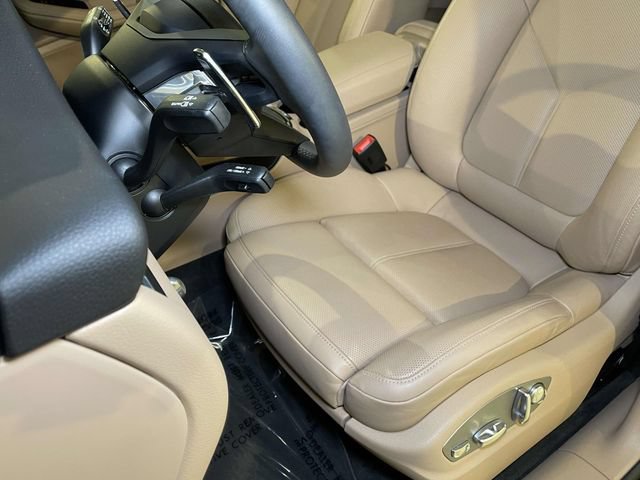 Certified 2026 Porsche Macan S AWD/4WD image 5