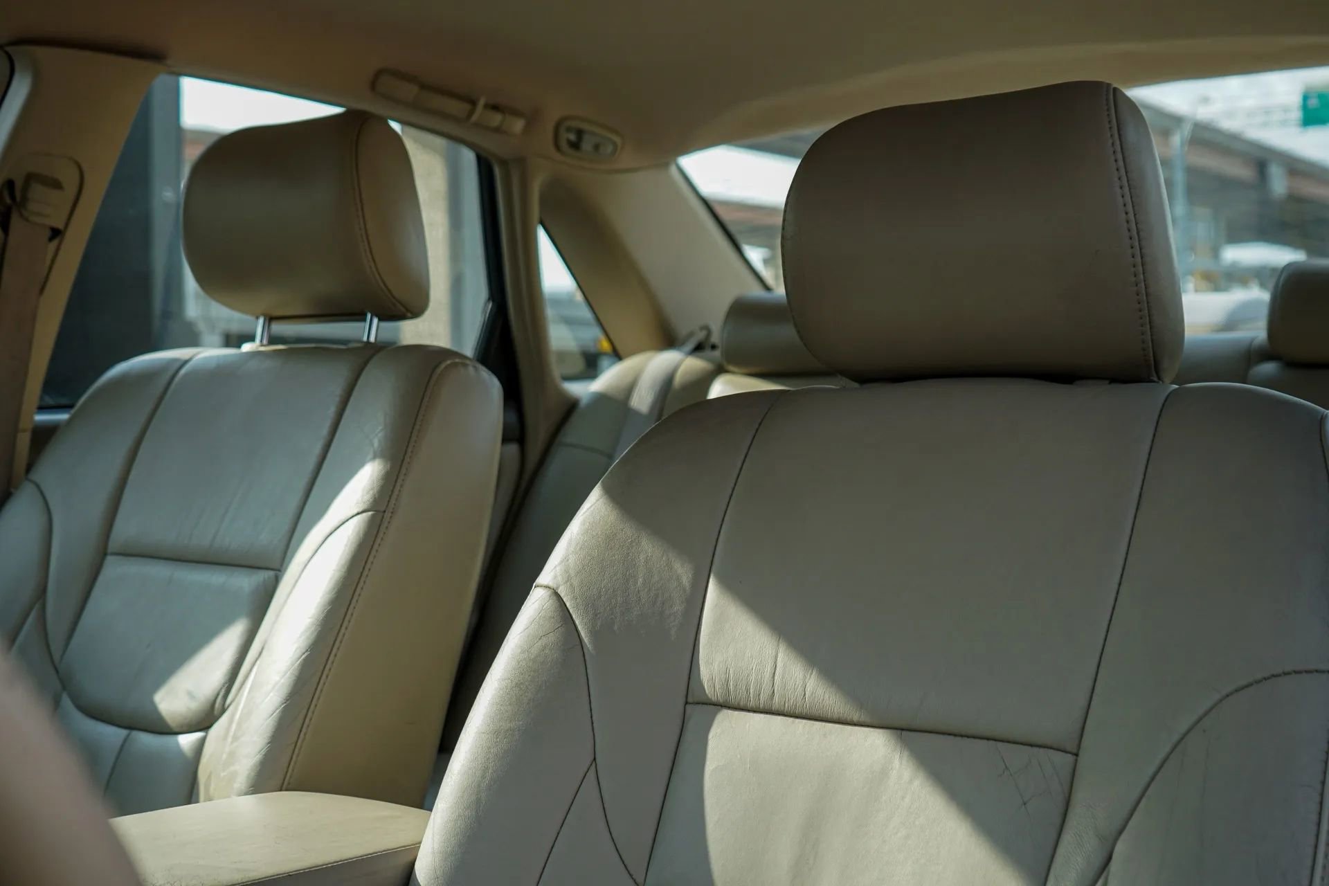 Used 2004 Toyota Avalon XLS image 15