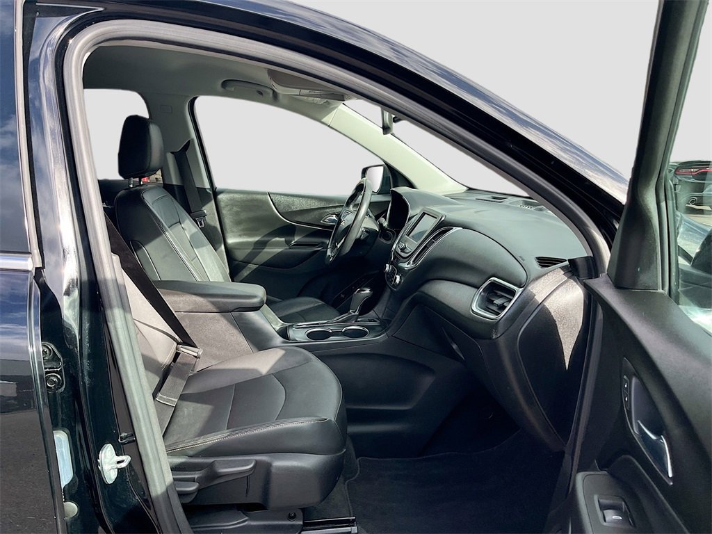 Used 2020 Chevrolet Equinox LT w/ Midnight Edition image 28