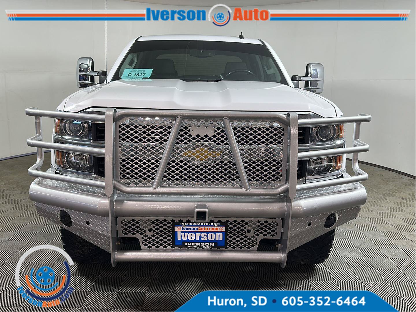 Used 2015 Chevrolet Silverado 2500 LT AWD/4WD image 2