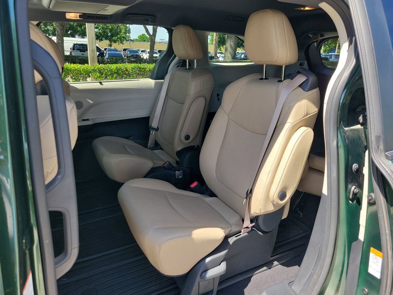Used 2024 Toyota Sienna XLE AWD/4WD image 12