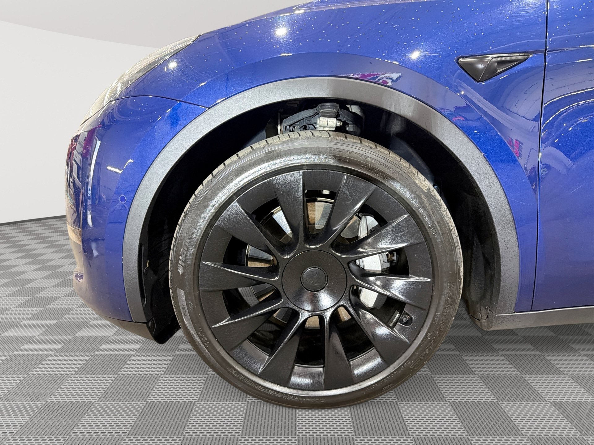 Used 2022 Tesla Model Y Long Range AWD/4WD image 18