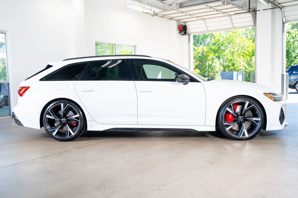 Used 2021 Audi RS 6 w/ Carbon Optic Package image 5