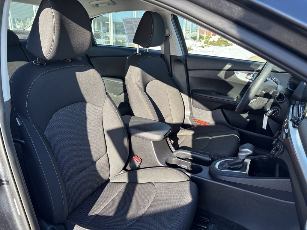 Used 2024 Kia Forte LXS image 11