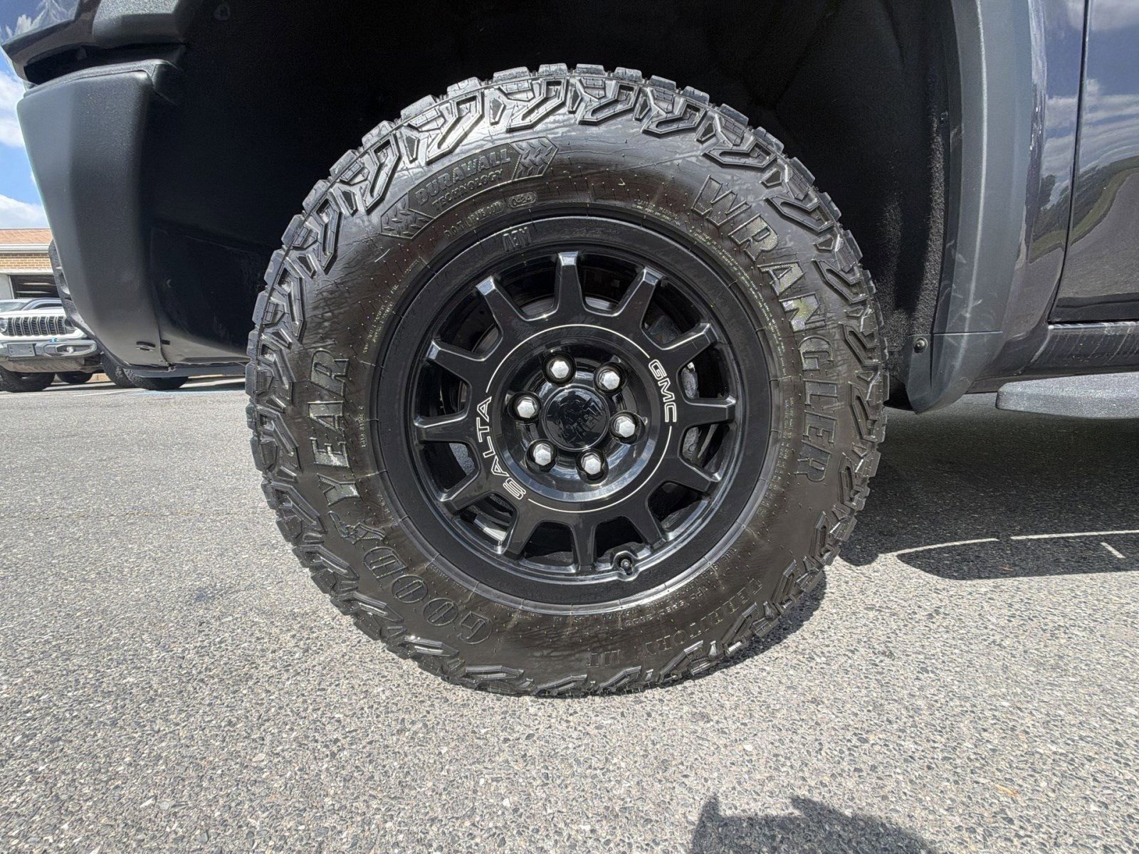 Used 2024 GMC Sierra 1500 AT4X w/ AT4X AEV Edition AWD/4WD image 12