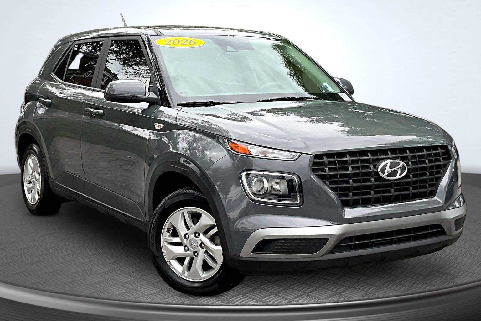 Used 2026 Hyundai Venue SE FWD image 2