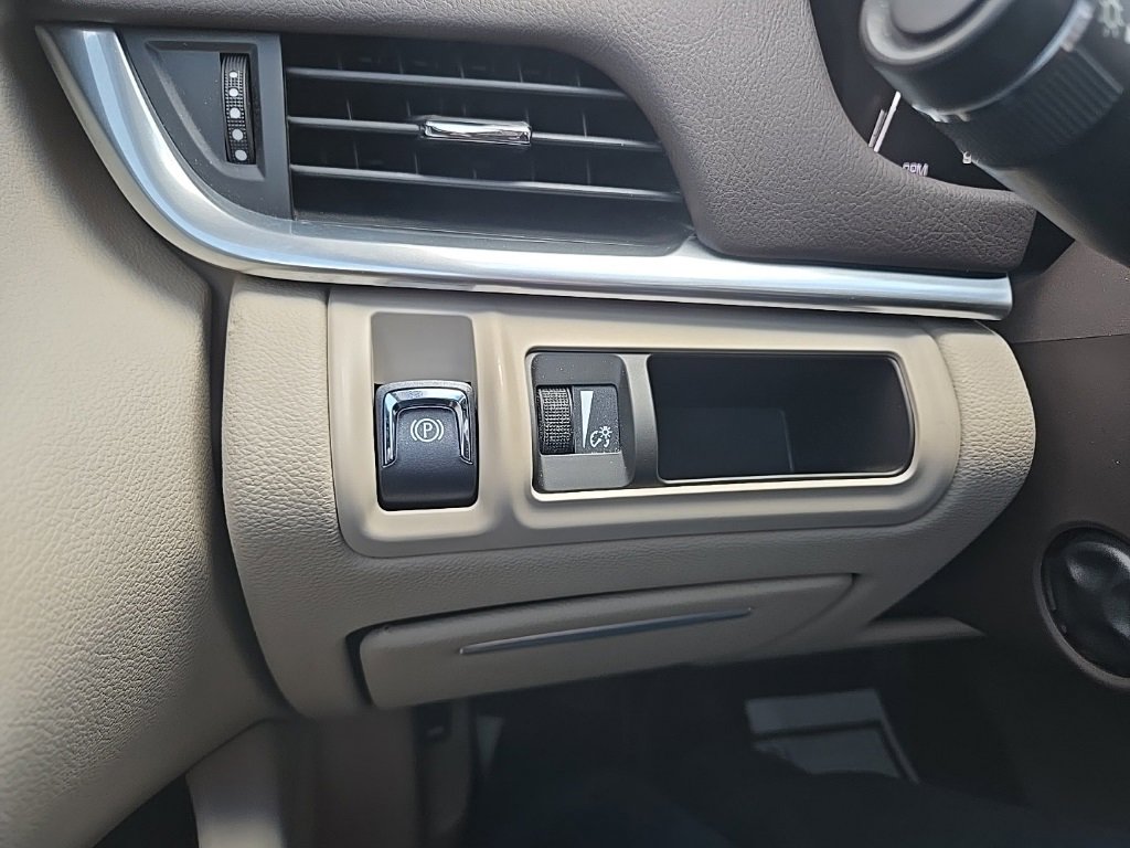 Used 2013 Cadillac XTS Luxury w/ Driver Awareness Package image 48