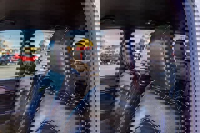 Used 2023 Jeep Grand Cherokee Altitude image 10