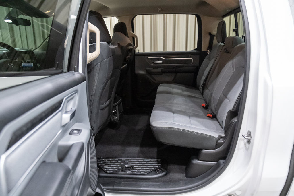 Used 2019 RAM 1500 Big Horn AWD/4WD image 16