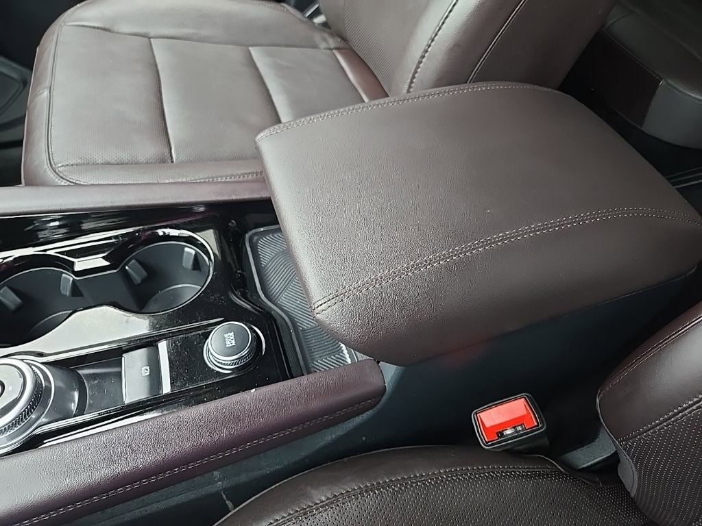 Used 2025 Ford Explorer Platinum w/ LUX Leather Package AWD/4WD image 59