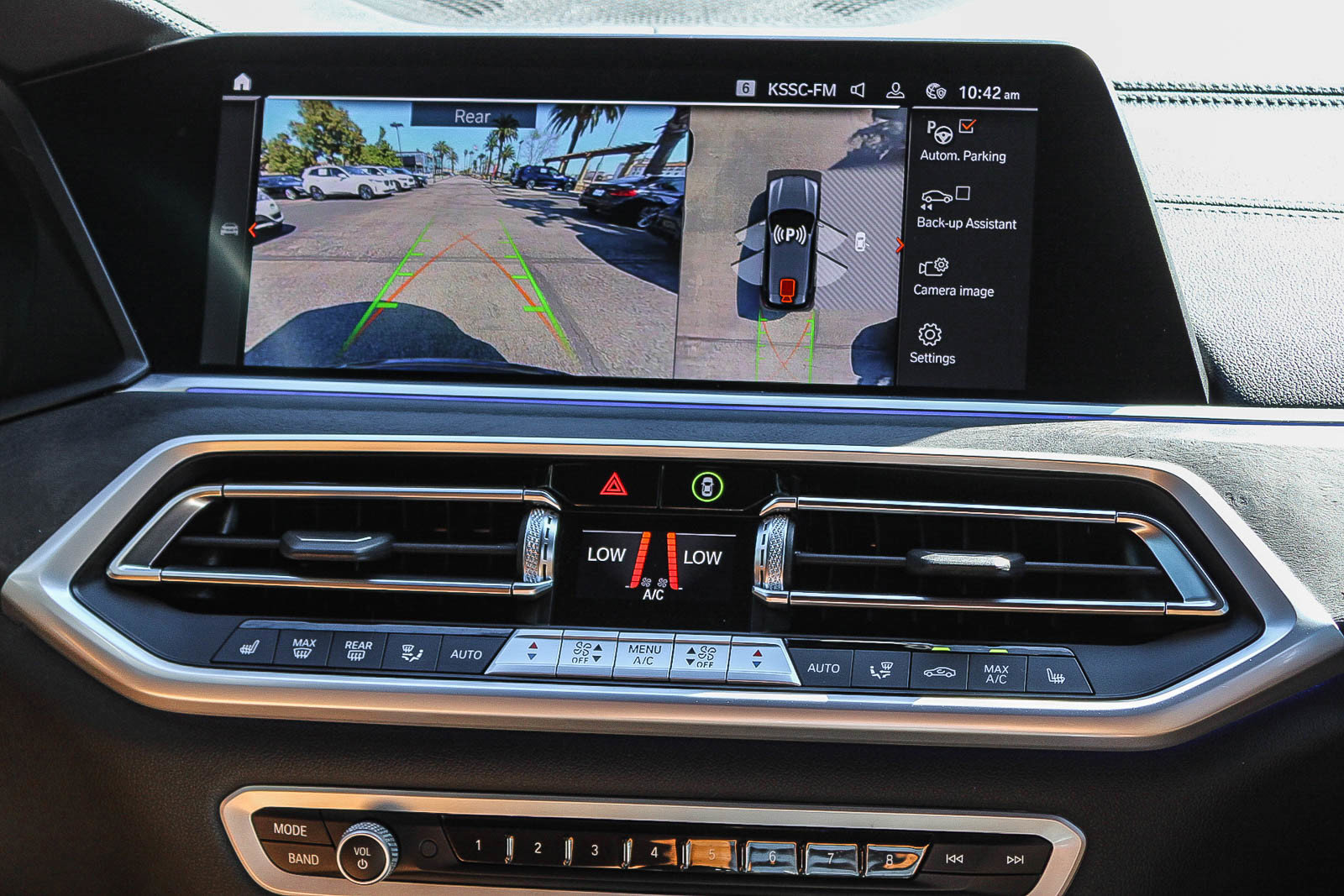 Used 2023 BMW X5 xDrive40i w/ Parking Assistance Package image 14