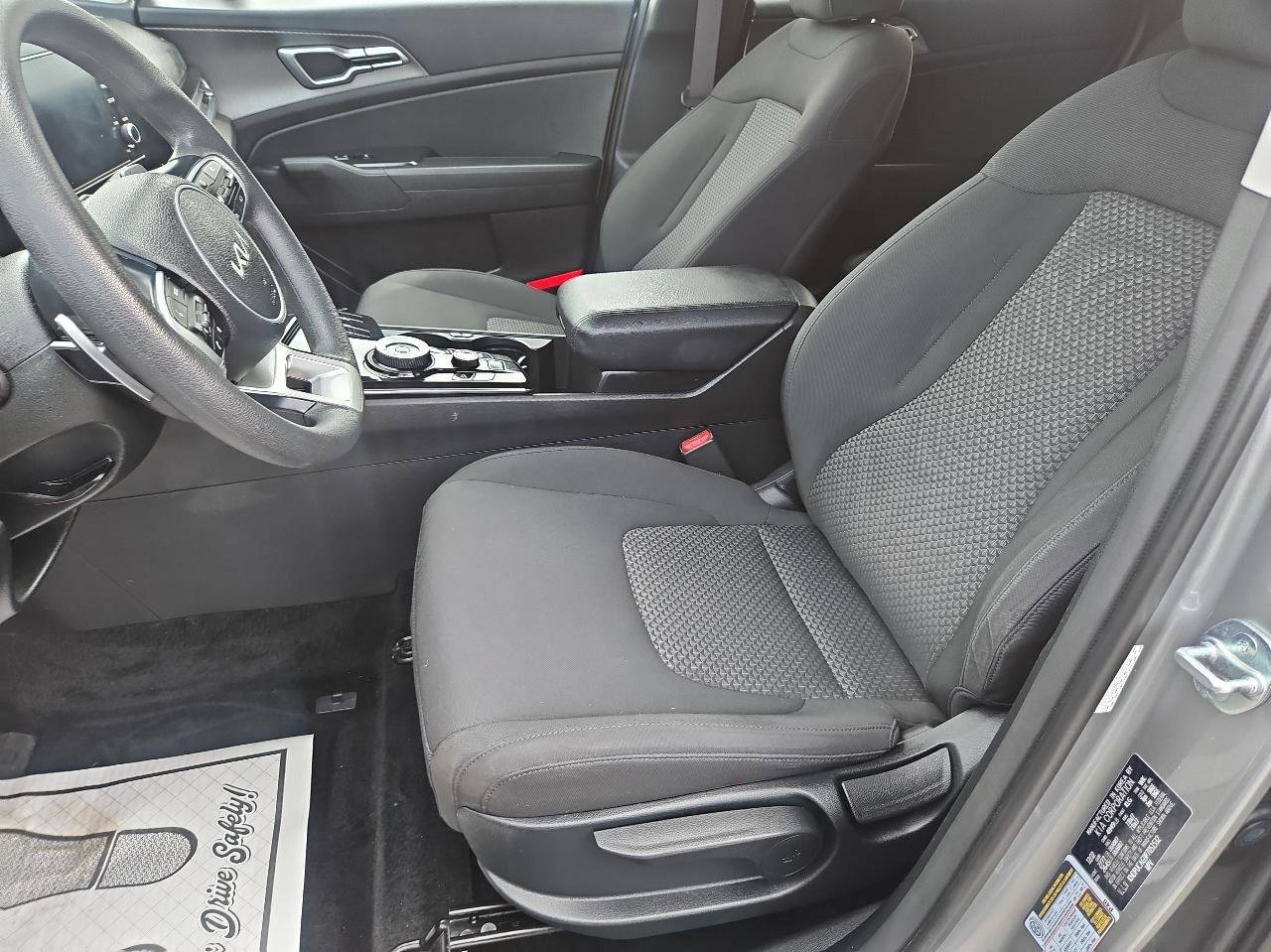 Used 2023 Kia Sportage LX image 12