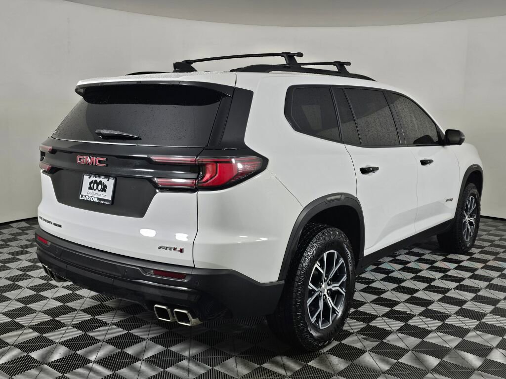 Used 2025 GMC Acadia AT4 image 3